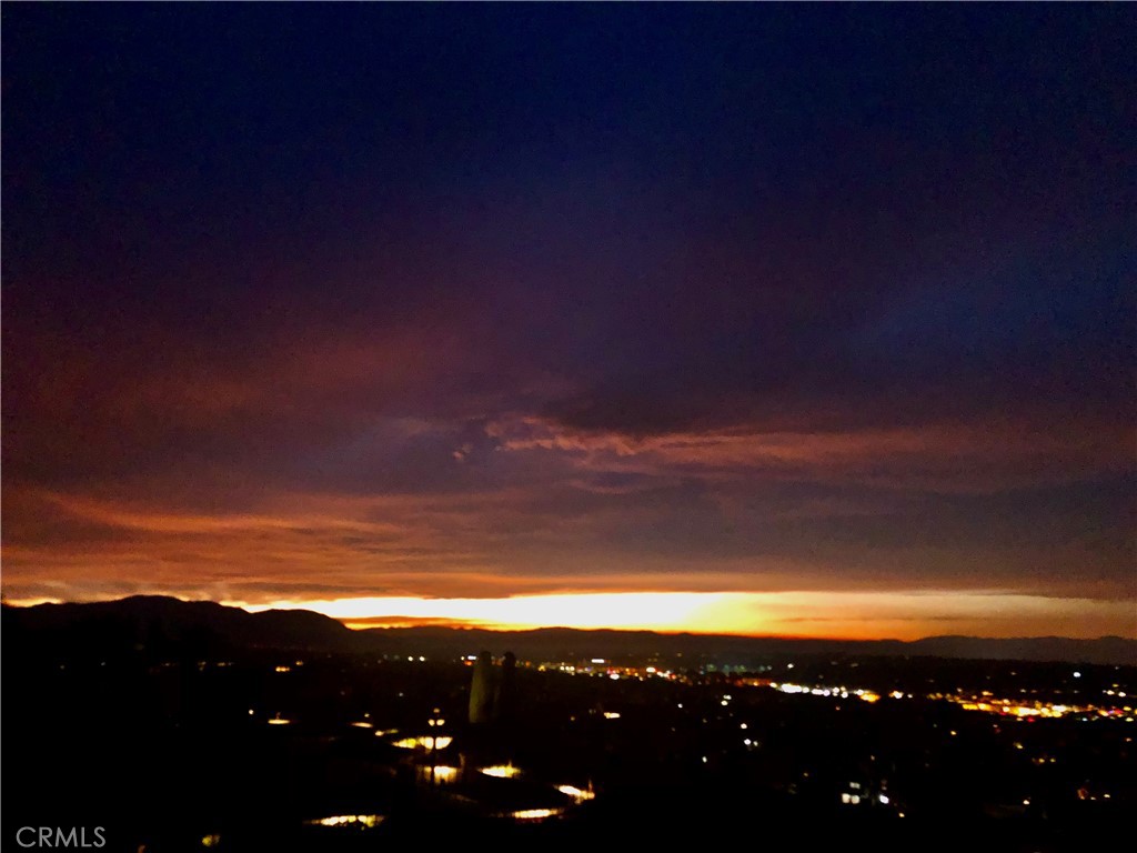 https://media.crmls.org/medias/df0c74cc-e7e5-4f38-99cb-d79a10633a97.jpg?preset=X-Large