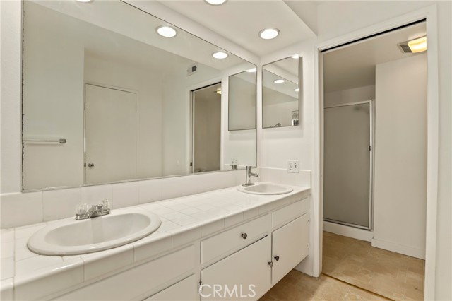 Detail Gallery Image 28 of 38 For 33 Northwoods Ln, La Crescenta,  CA 91214 - 3 Beds | 2/1 Baths