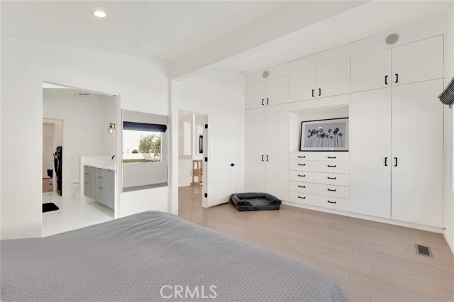 2712 N Beverly Glen Boulevard, Los Angeles CA: https://media.crmls.org/medias/df0d6b7d-ee7a-48f2-a54d-ac8ef9ae1333.jpg