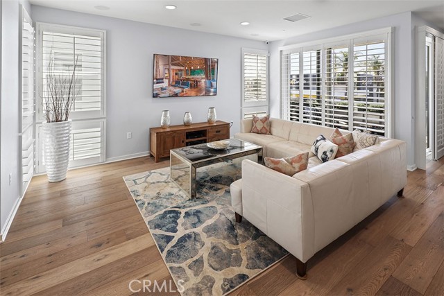 Detail Gallery Image 5 of 29 For 145 Mercer Way, Costa Mesa,  CA 92627 - 3 Beds | 3/1 Baths