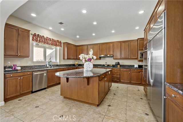 Detail Gallery Image 17 of 62 For 16665 S Peak Ct, Riverside,  CA 92503 - 4 Beds | 3/1 Baths