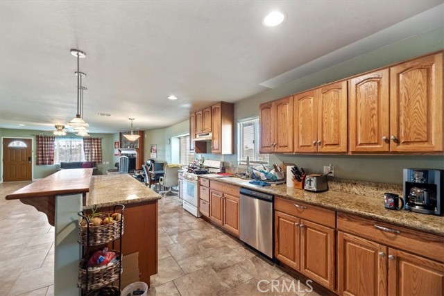 Detail Gallery Image 9 of 33 For 13285 Mesquite, Apple Valley,  CA 92308 - 3 Beds | 2/1 Baths