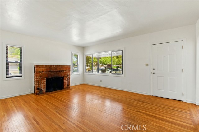 4041 57TH STREET, Sacramento CA: https://media.crmls.org/medias/df0e94e0-95e1-4f0c-b78f-49219ec72544.jpg