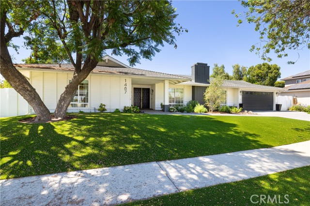 Detail Gallery Image 1 of 30 For 1487 Norman Ave, Thousand Oaks,  CA 91360 - 5 Beds | 2/1 Baths