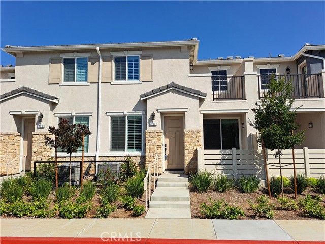 41978 Ornella, Murrieta CA: https://media.crmls.org/medias/df0f1fca-2ba5-4603-84cb-59c3f2d34244.jpg