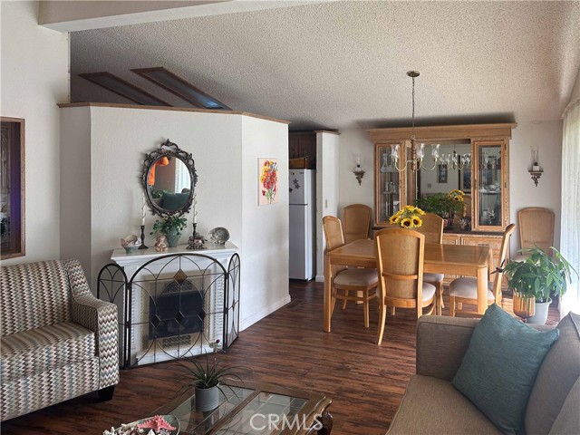 Detail Gallery Image 3 of 21 For 10961 Desert Lawn Dr #44,  Calimesa,  CA 92320 - 2 Beds | 2 Baths