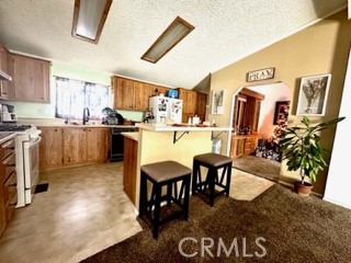 Detail Gallery Image 4 of 23 For 8307 Arrowhead Lake Rd, Hesperia,  CA 92345 - 3 Beds | 2 Baths