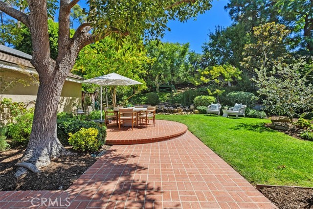 17 Wandering Rill, Irvine CA: https://media.crmls.org/medias/df0f79e1-037c-4dff-9285-705487b3466a.jpg