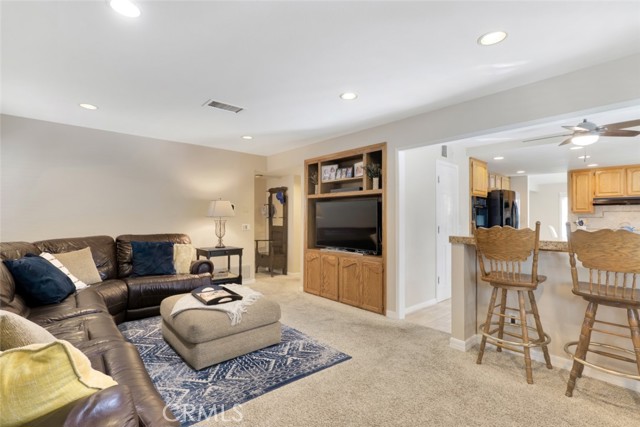 Detail Gallery Image 19 of 49 For 2707 Bitternut Cir, Simi Valley,  CA 93065 - 4 Beds | 3 Baths