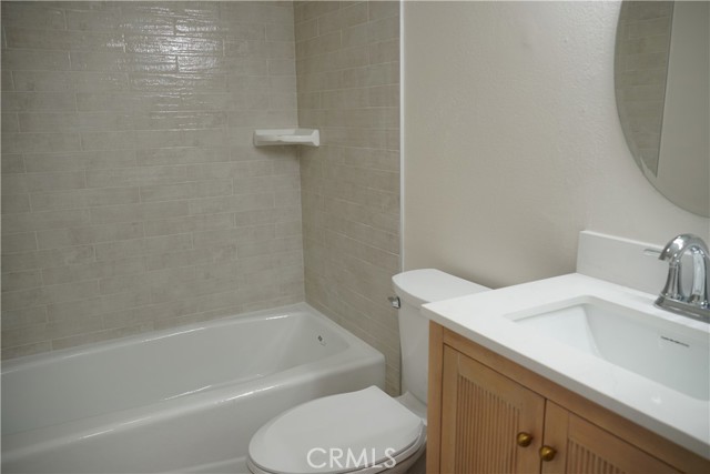 551 W Macarthur Avenue, San Pedro CA: https://media.crmls.org/medias/df104d7f-e589-418c-a01e-e8e98289e88d.jpg