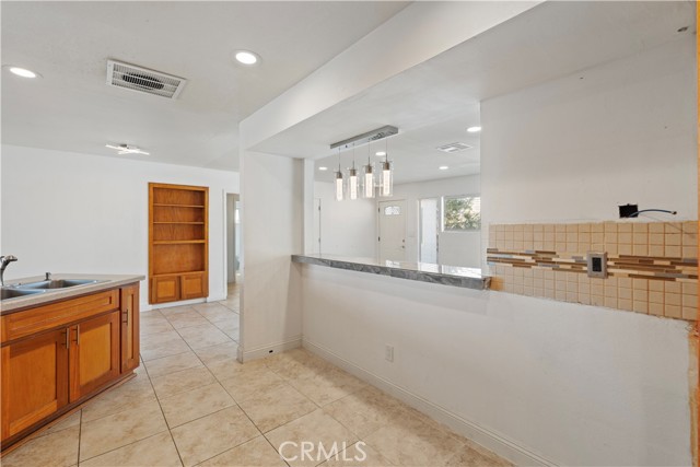 Detail Gallery Image 10 of 45 For 23859 South Rd, Apple Valley,  CA 92307 - 4 Beds | 2 Baths