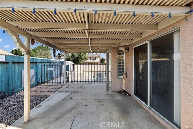 16444 Trelaney Road, Fontana CA: https://media.crmls.org/medias/df116e80-ac1c-464b-94a3-6fd05507c54f.jpg