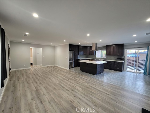 Detail Gallery Image 4 of 40 For 5939 Vanalden Ave, Tarzana,  CA 91356 - 3 Beds | 2 Baths