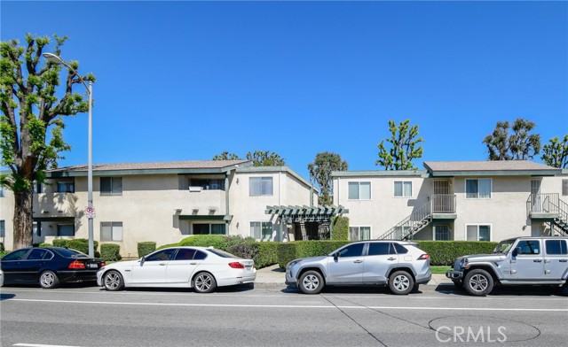 Detail Gallery Image 1 of 21 For 10636 Woodley Ave #23,  Granada Hills,  CA 91344 - 3 Beds | 2 Baths