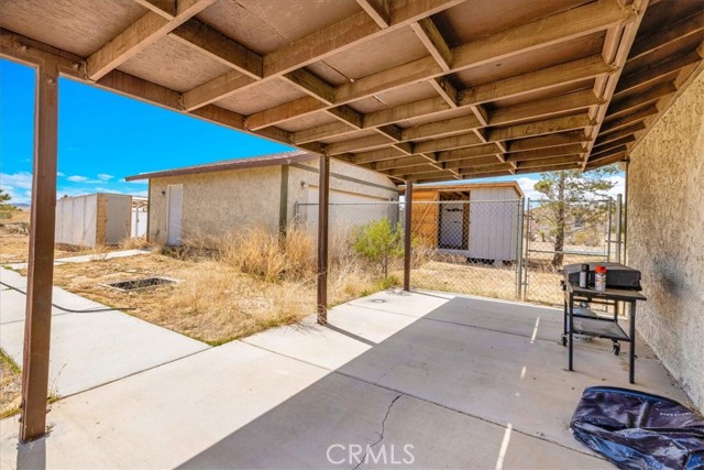 58331 Caliente Street, Yucca Valley CA: https://media.crmls.org/medias/df13ce5b-0d06-4687-9acf-9ae8ef87e164.jpg
