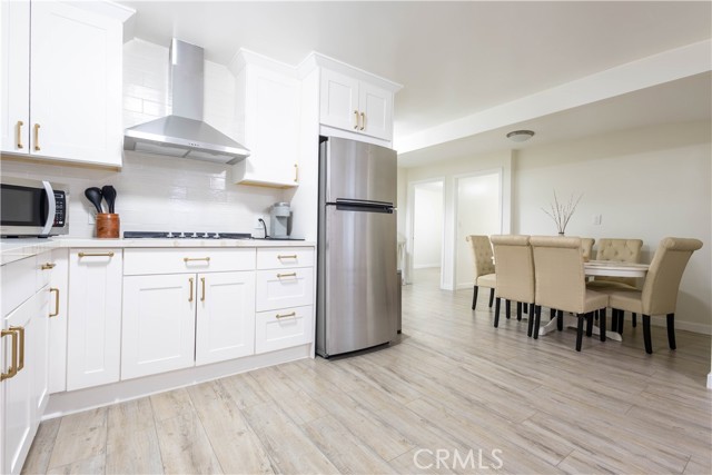 3720 S St Andrews Place, Los Angeles CA: https://media.crmls.org/medias/df143fac-1bdc-4e26-8d10-afed3abb0c18.jpg