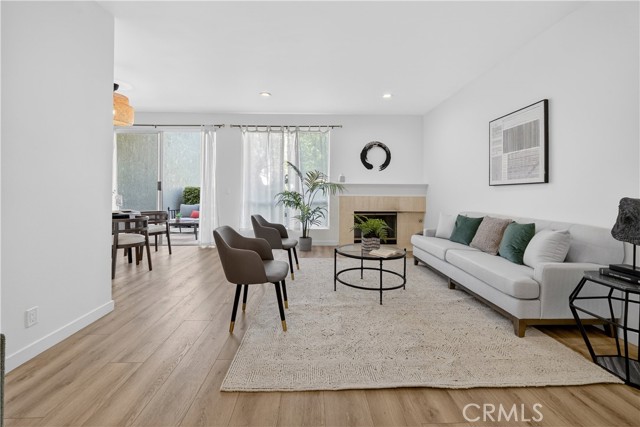 Detail Gallery Image 8 of 47 For 5534 Las Virgenes #119,  Calabasas,  CA 91302 - 3 Beds | 2/1 Baths