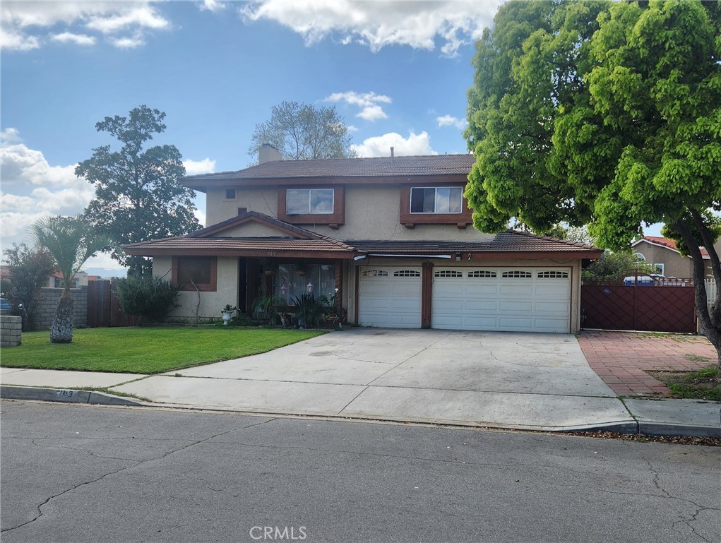 703 W Montrose Street
