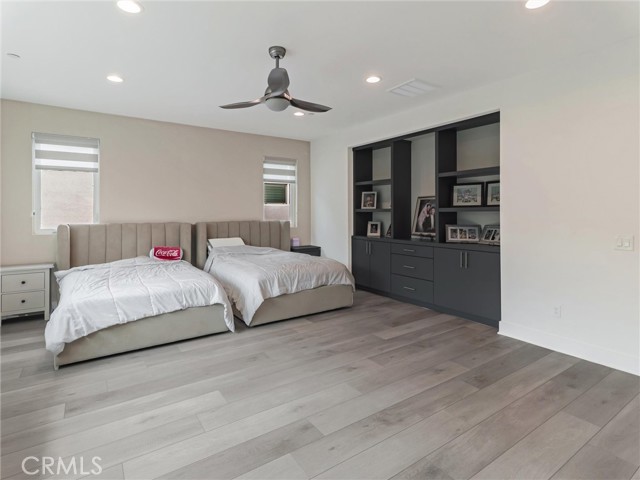 Detail Gallery Image 30 of 43 For 20725 W Liana Ct, Porter Ranch,  CA 91326 - 5 Beds | 5/1 Baths