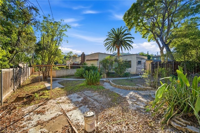 Detail Gallery Image 25 of 32 For 929 Descanso Dr, La Canada Flintridge,  CA 91011 - 3 Beds | 2 Baths