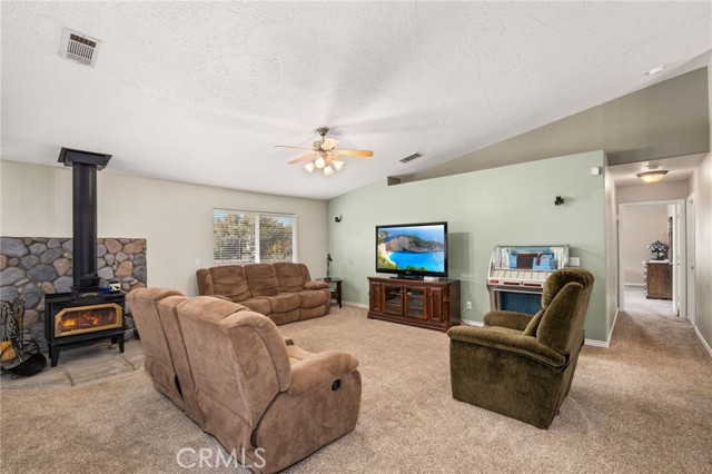 Detail Gallery Image 17 of 65 For 9975 Mesquite, Oak Hills,  CA 92344 - 3 Beds | 2 Baths