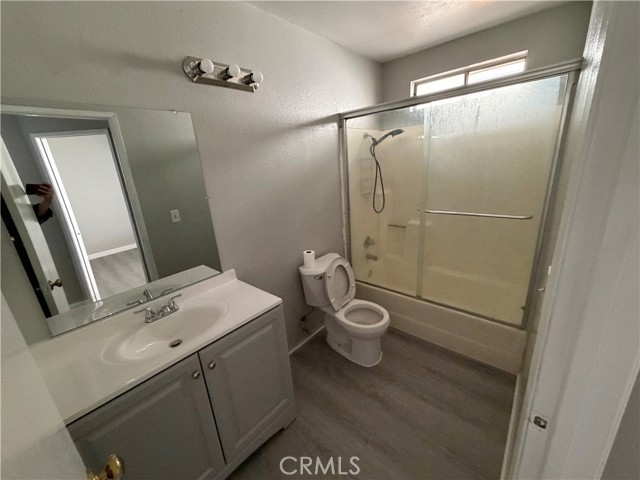 Detail Gallery Image 7 of 12 For 14605 Woodland, Fontana,  CA 92337 - 2 Beds | 2 Baths