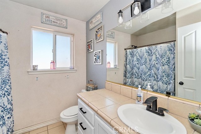 Detail Gallery Image 14 of 43 For 12730 Fir St, Oak Hills,  CA 92344 - – Beds | – Baths