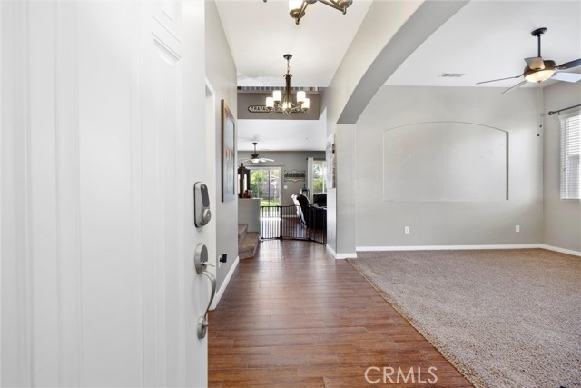 Detail Gallery Image 17 of 67 For 12809 Trafalgar Square, Bakersfield,  CA 93312 - 5 Beds | 3 Baths