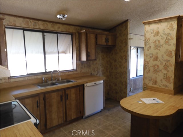 Detail Gallery Image 12 of 27 For 12980 Island Dr, Clearlake Oaks,  CA 95423 - 2 Beds | 2 Baths