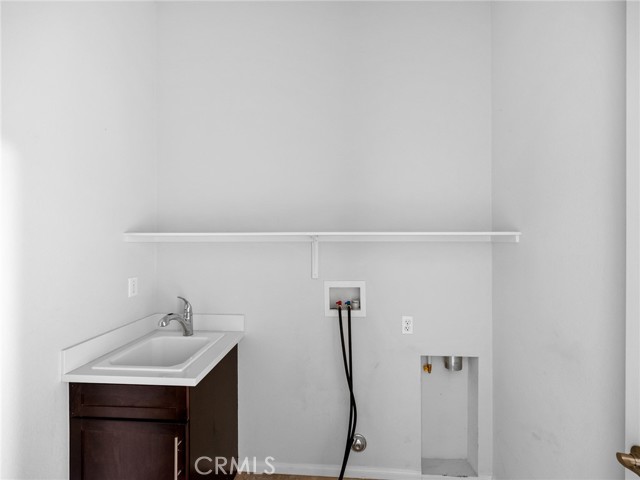 Detail Gallery Image 12 of 42 For 19255 Castana St, Apple Valley,  CA 92308 - 3 Beds | 3 Baths