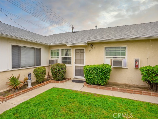 1689 North Hollywood Way photo 3