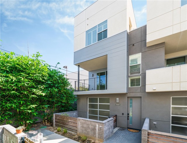 Front Image Thumbnail for CROC25275842