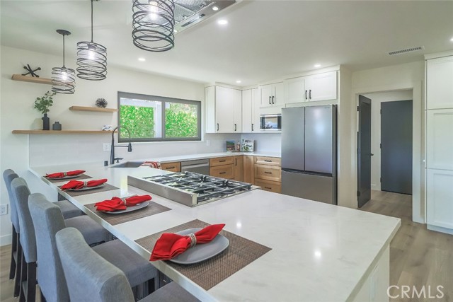 Detail Gallery Image 3 of 34 For 26120 Adamor Rd, Calabasas,  CA 91302 - 4 Beds | 2 Baths