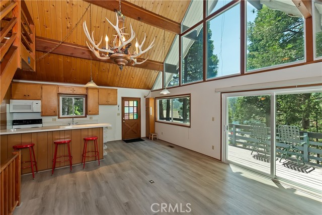 Detail Gallery Image 5 of 49 For 24141 Zell Ct, Crestline,  CA 92325 - 3 Beds | 2 Baths