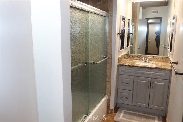 Detail Gallery Image 12 of 23 For 42537 Moonridge Rd, Big Bear Lake,  CA 92315 - 2 Beds | 1/1 Baths