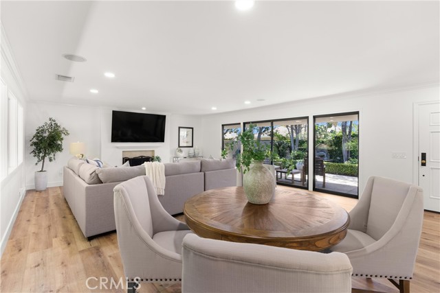 Detail Gallery Image 14 of 27 For 1120 Granville Dr, Newport Beach,  CA 92660 - 2 Beds | 2 Baths