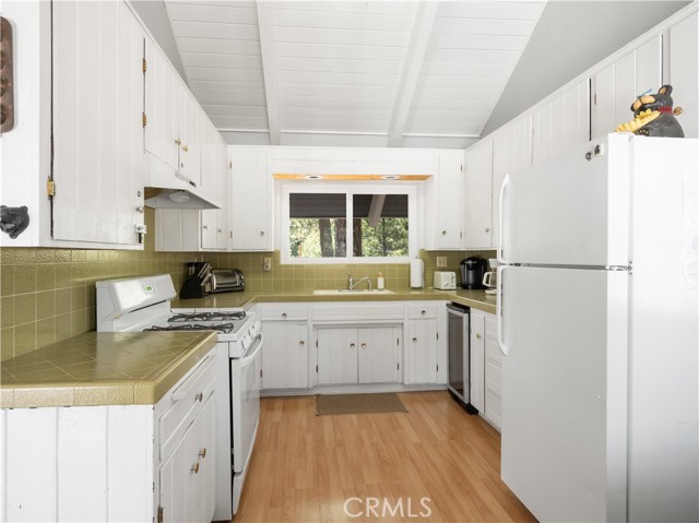 41747 Comstock Lane, Big Bear Lake CA: https://media.crmls.org/medias/df1a905a-06a4-4dee-999c-1f46c7b15bb9.jpg