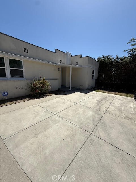 11300 Emelita Street, North Hollywood CA: https://media.crmls.org/medias/df1c792e-1f14-4332-b2ce-81c67191af5c.jpg