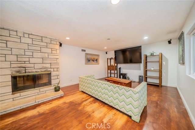 533 Via Vista Dr, Redlands CA: https://media.crmls.org/medias/df1ce082-cd34-4334-9bc1-2312db8706d6.jpg