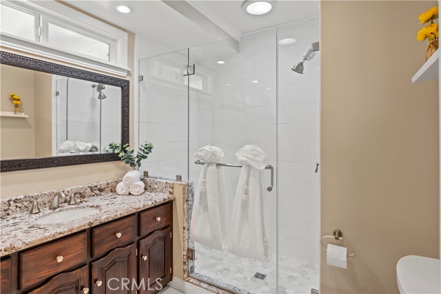 Image 17 of 33 For 15037 Hiawatha Street