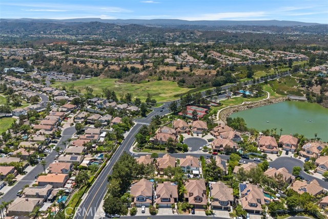 13 Mariposa, Rancho Santa Margarita CA: https://media.crmls.org/medias/df1db888-18c5-4fdd-81aa-a6532873ac8c.jpg