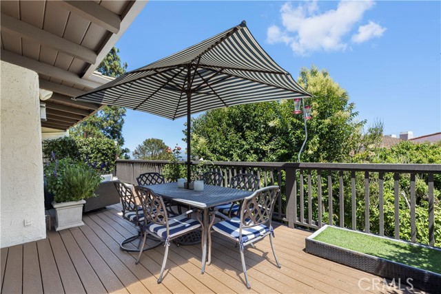 92 Cottonwood Circle, Rolling Hills Estates CA: https://media.crmls.org/medias/df1e44d8-881e-4a96-9a66-167e3afd3b22.jpg