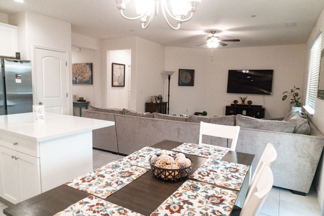 Detail Gallery Image 5 of 22 For 2467 Lake St, Kingsburg,  CA 93631 - 3 Beds | 2 Baths