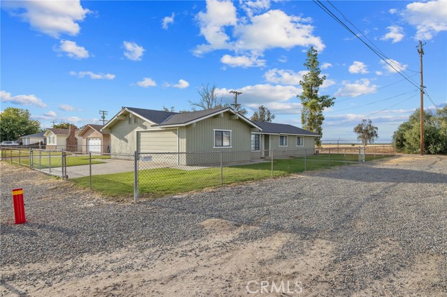 20615 Sherrill Street, Riverdale CA: https://media.crmls.org/medias/df1e48ce-97b5-401f-88ed-5c9cfe1533f2.jpg
