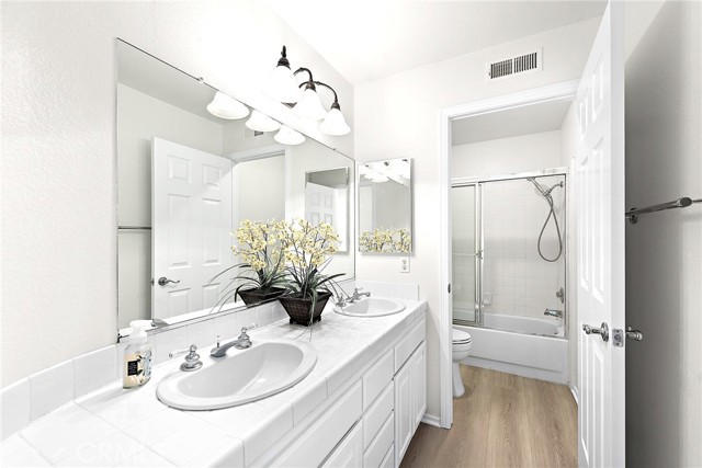 21251 Hillgate Circle, Rancho Santa Margarita CA: https://media.crmls.org/medias/df1ea861-c43f-4657-bf33-2372290f7b6a.jpg