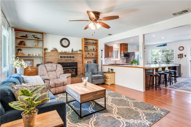 Detail Gallery Image 7 of 33 For 6031 Tripp Ln, Angelus Oaks,  CA 92305 - 4 Beds | 3/1 Baths