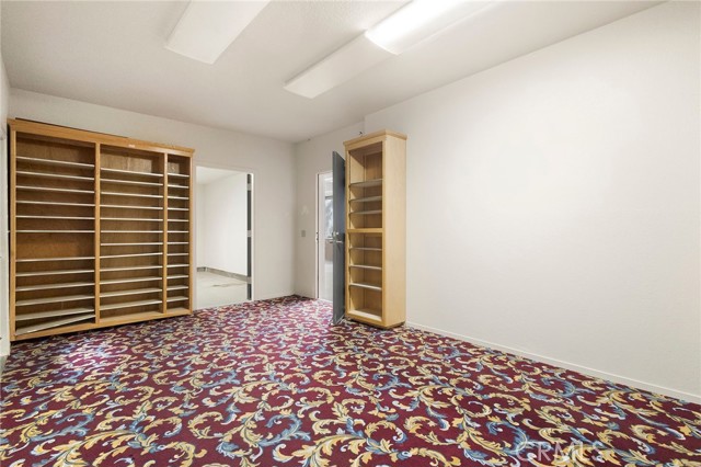 Image 10 of 33 For 500 East Avenue