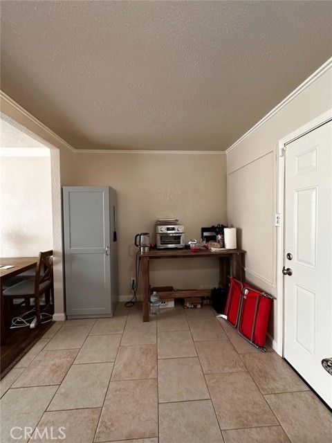 Detail Gallery Image 5 of 14 For 710 E Ivy St, Hanford,  CA 93230 - 2 Beds | 1 Baths