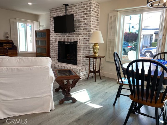 Detail Gallery Image 4 of 27 For 205 Sapphire Ave, Newport Beach,  CA 92662 - 3 Beds | 2 Baths