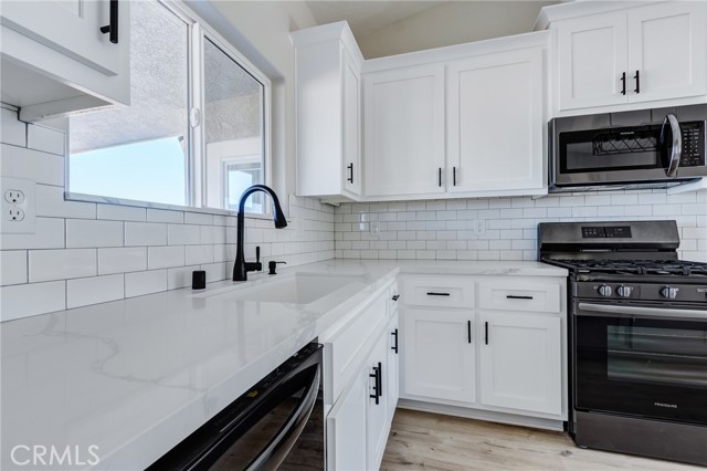 Detail Gallery Image 15 of 46 For 22520 Houston St, Apple Valley,  CA 92308 - 4 Beds | 2/1 Baths